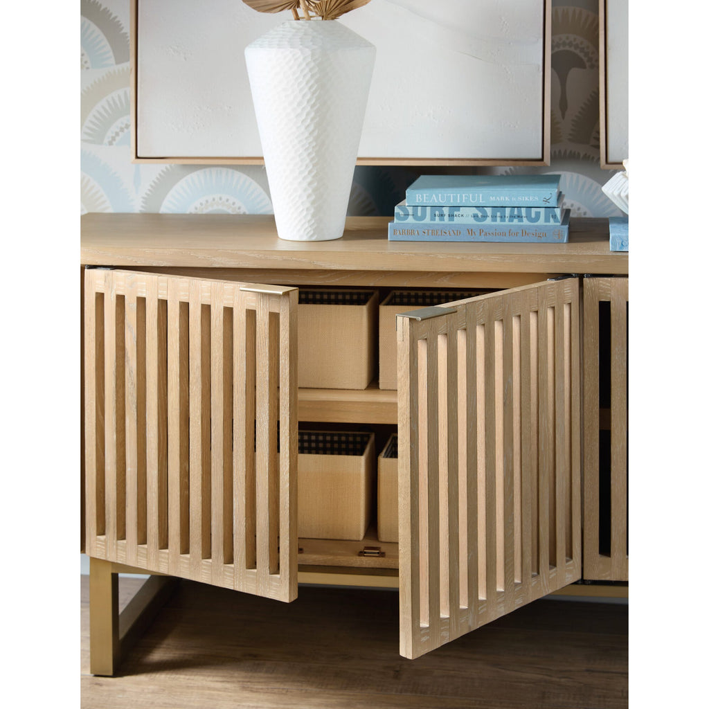 Commerce and Market Easton Entertainment Console