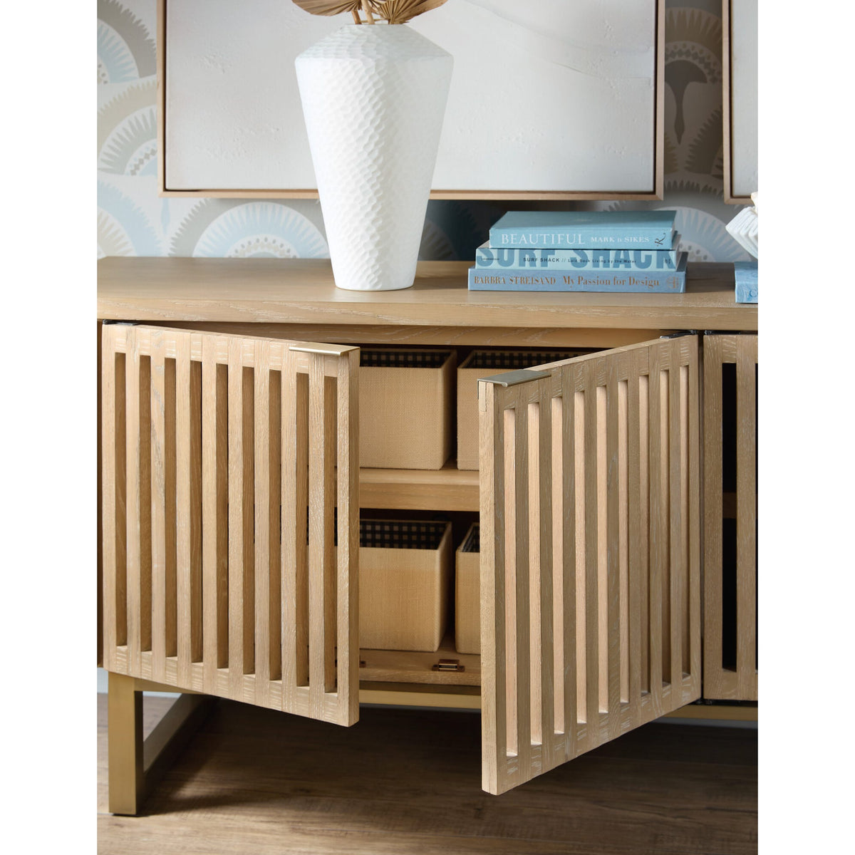 Commerce and Market Easton Entertainment Console