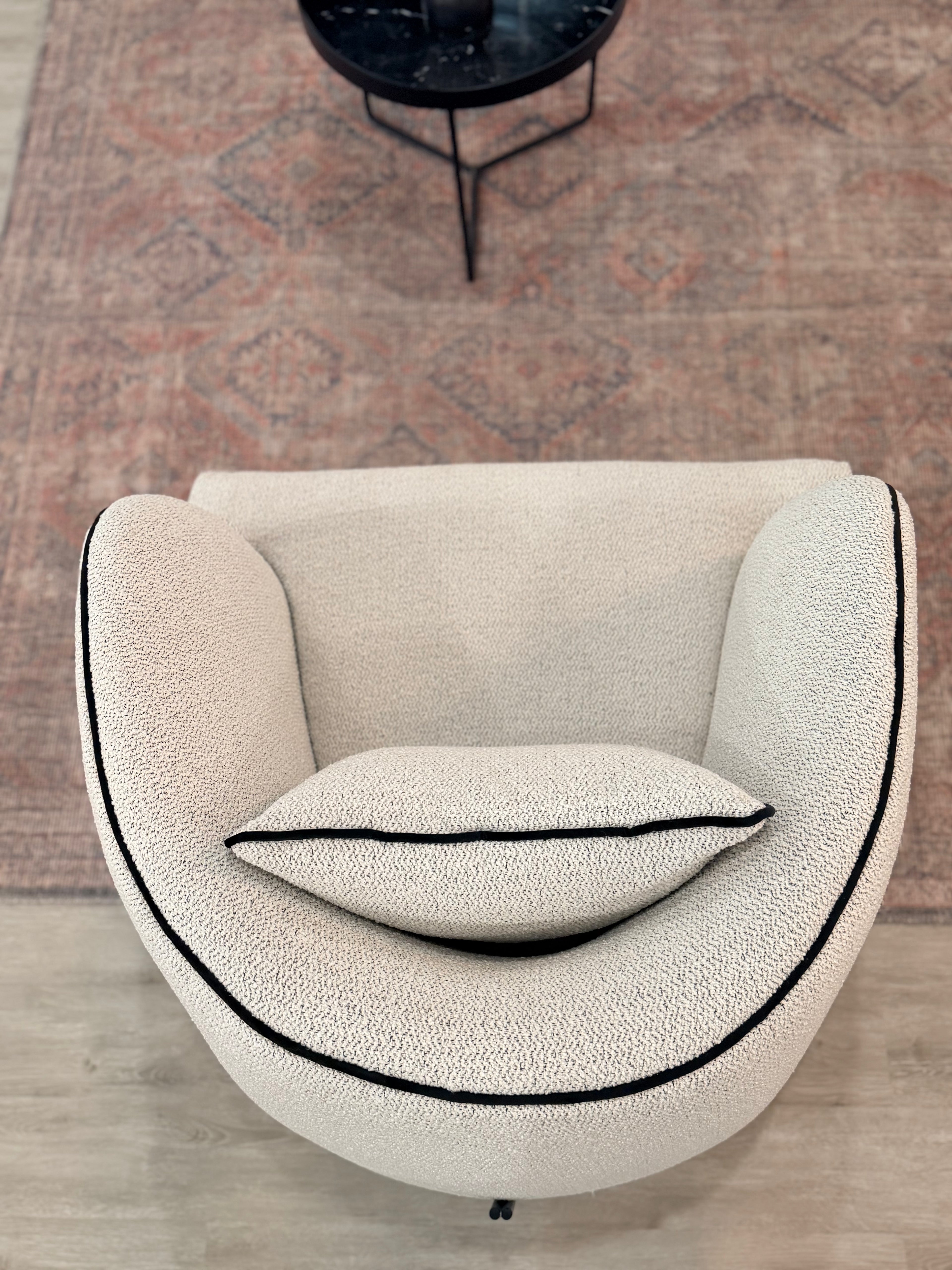 Giroud Chair