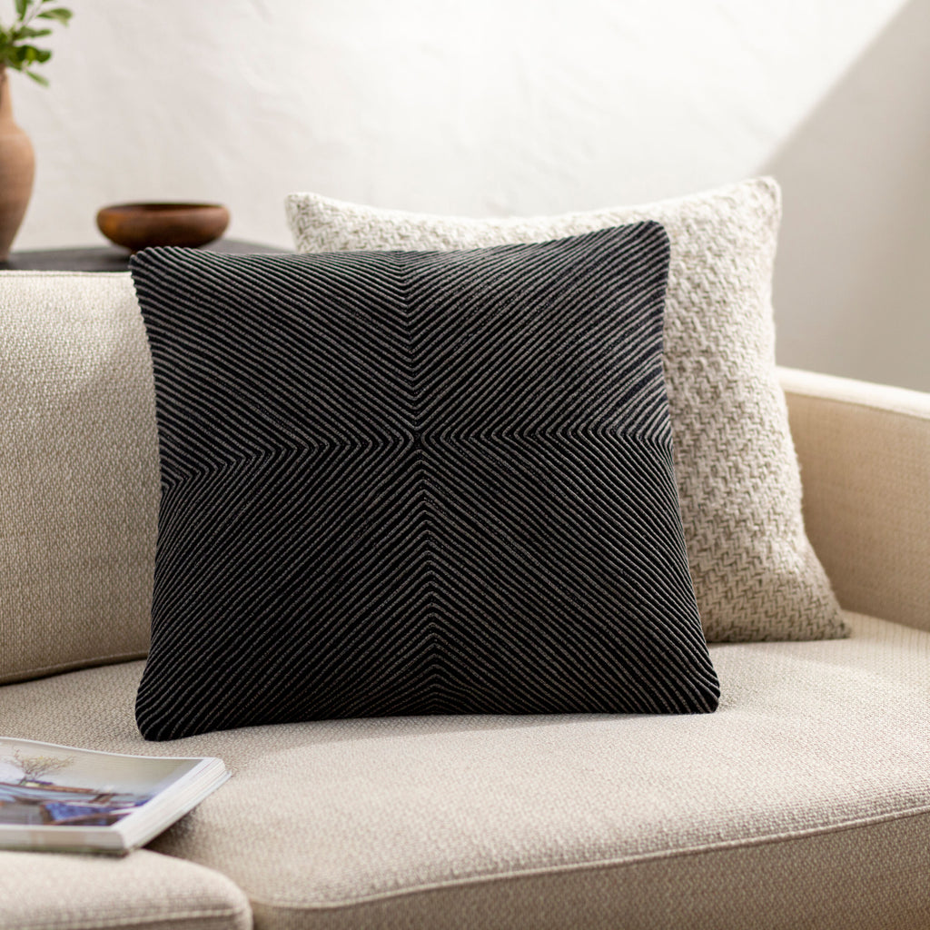 Kohl Pillow KOH-001