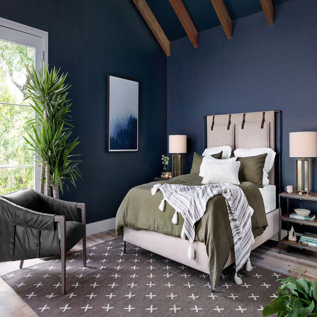 Leigh Upholstered King Bed - Hedi's Furniture