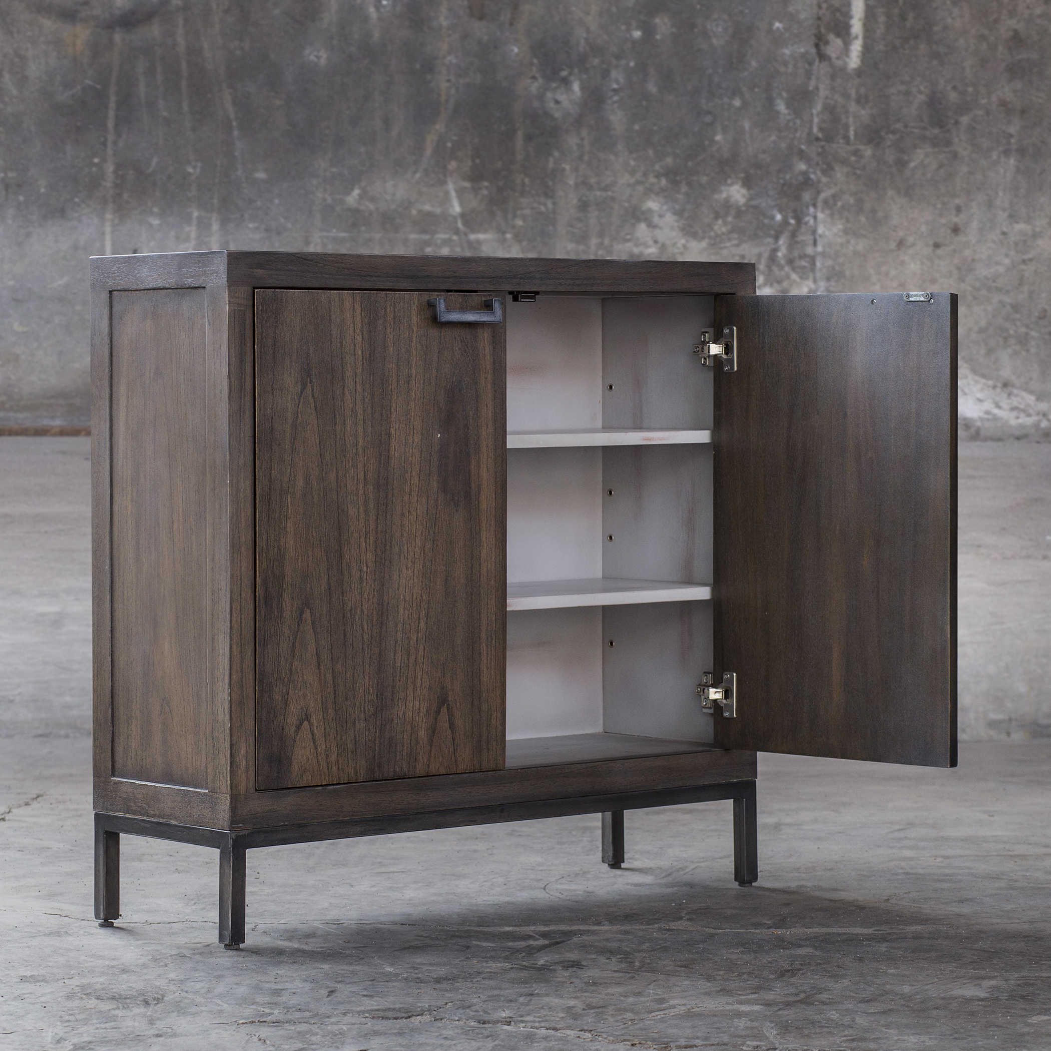 Nadie - Hedi's Furniture