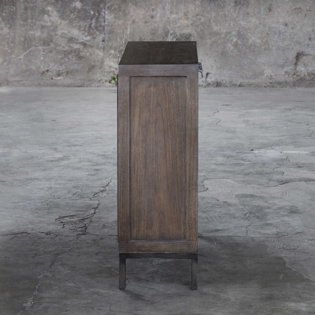 Nadie - Hedi's Furniture