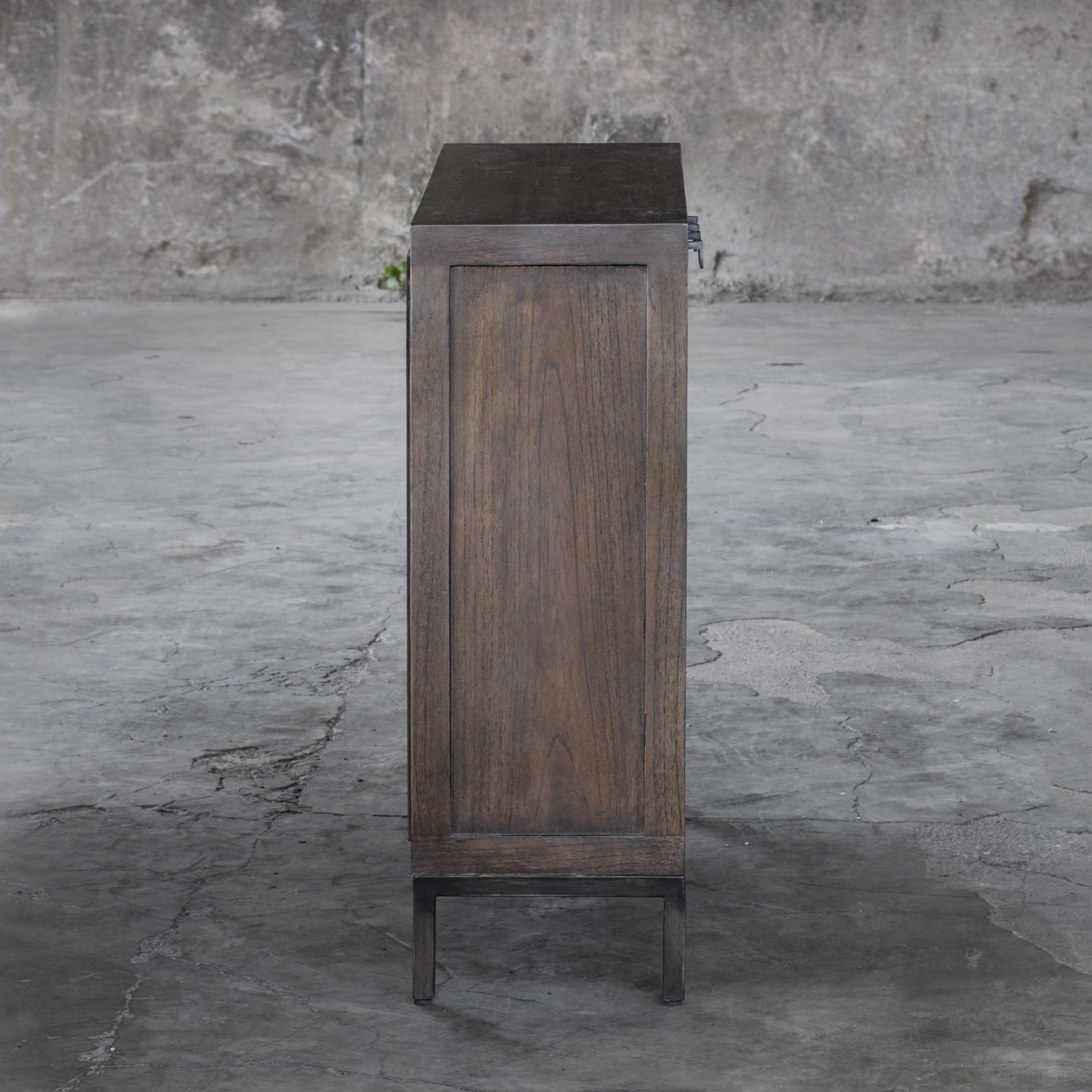 Nadie - Hedi's Furniture